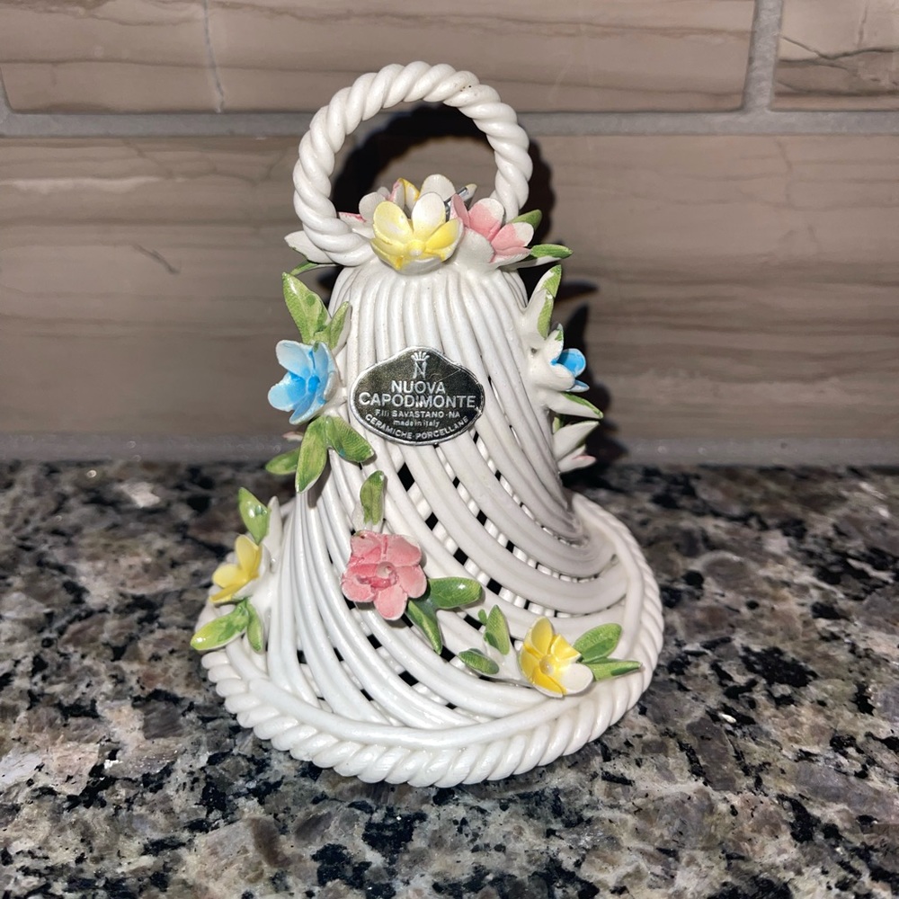 NUOVA CAPODIMONTE F.ILL. SAVASTANO FLOWER BELL